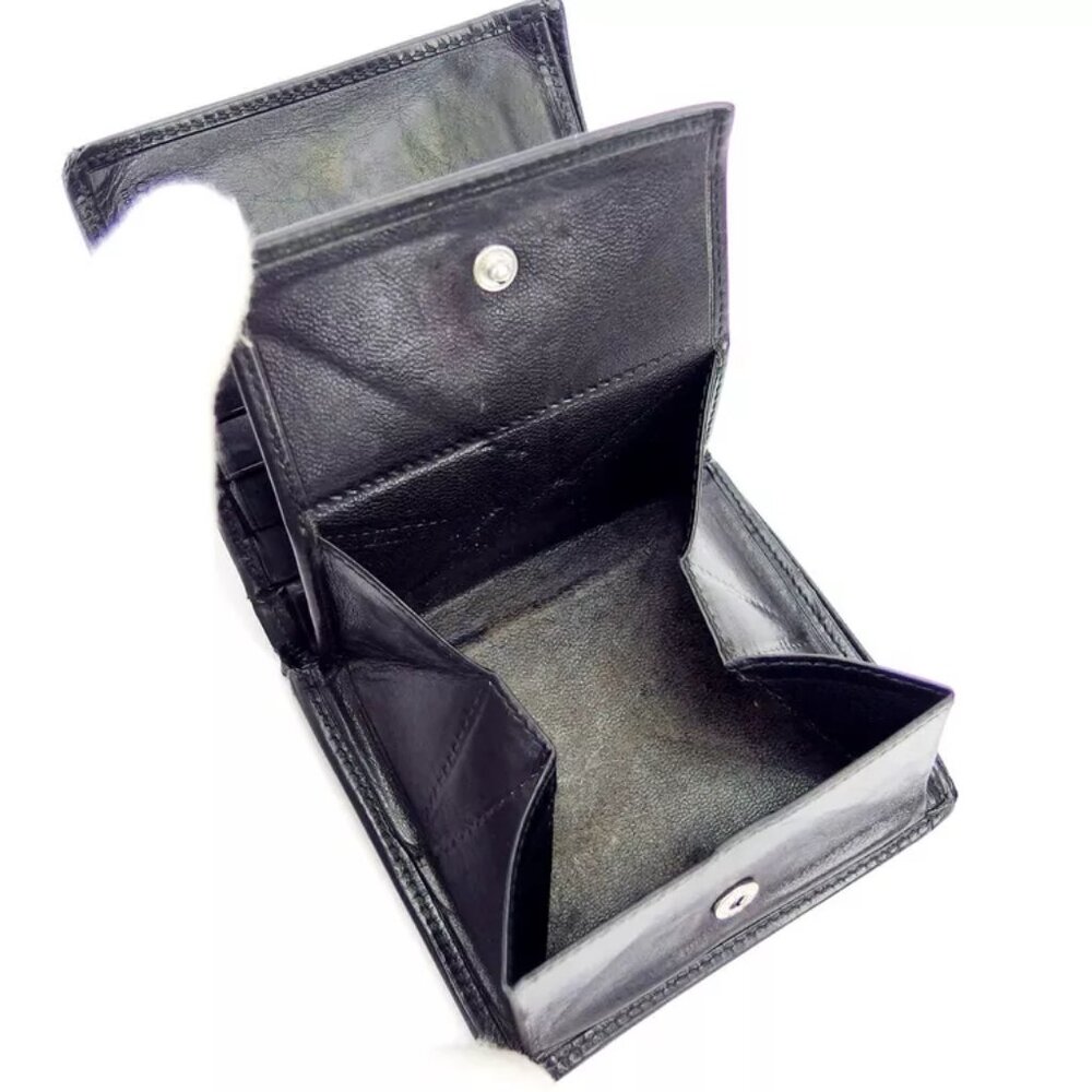 Authenticity Guaranteed Gucci Two-Fold Wallet Log… - image 7